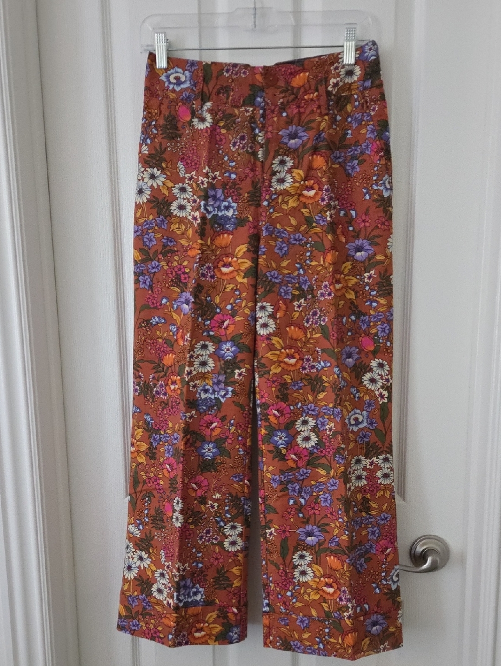 Anthropologie MAEVE Rust Floral Cropped Wide-Leg cuffed Pants. Size 2.